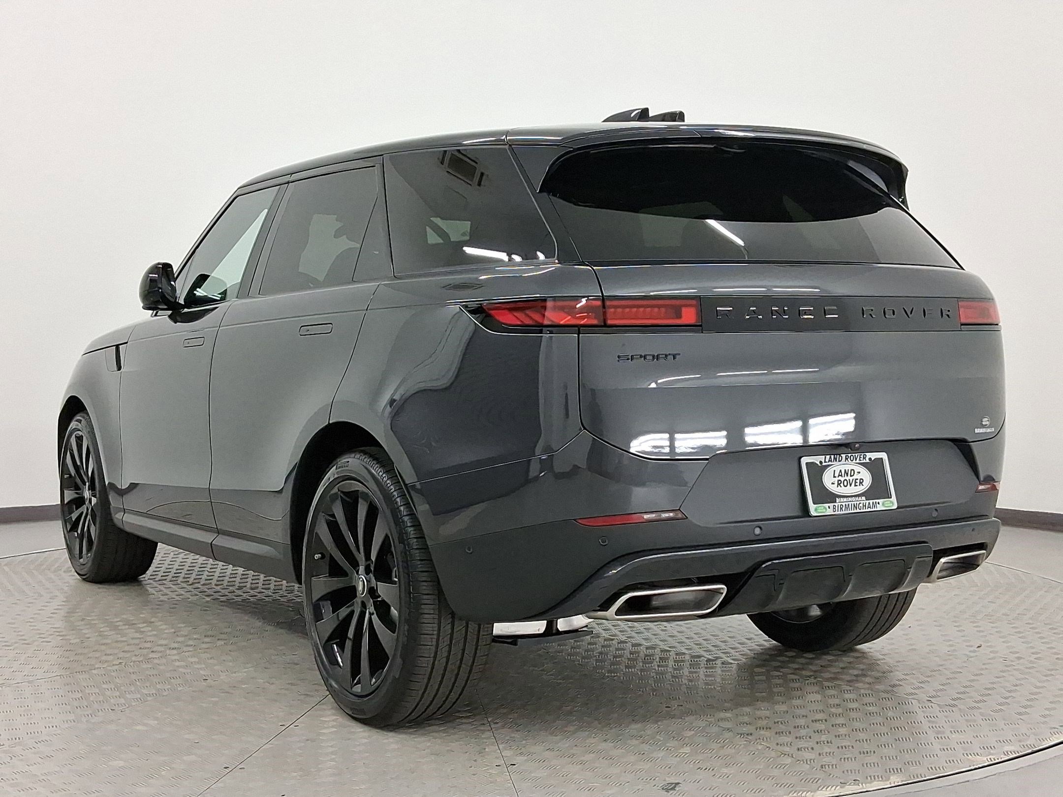 New 2025 Land Rover Range Rover Sport SE image 3