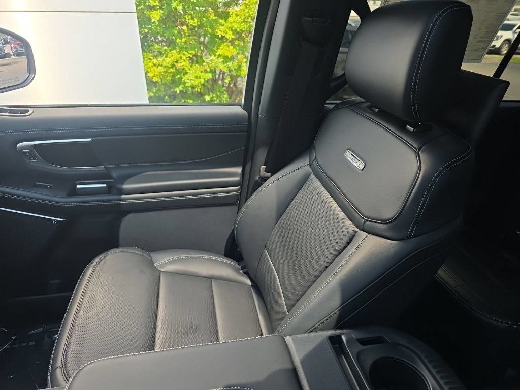 New 2027 Ford Expedition Platinum w/ Stealth Performance Package AWD/4WD image 29