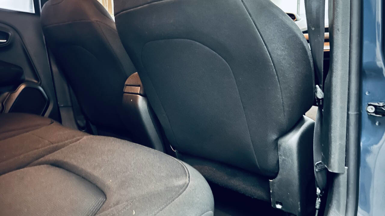 Used 2020 Jeep Renegade Sport w/ UConnect 7.0 Group FWD image 20
