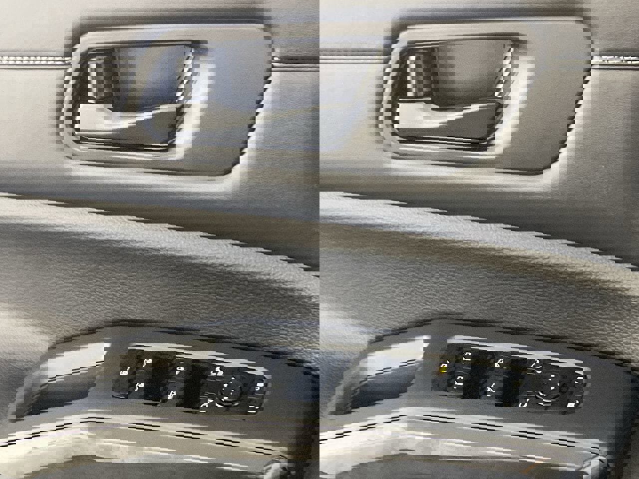 Used 2025 Nissan Pathfinder SV image 18