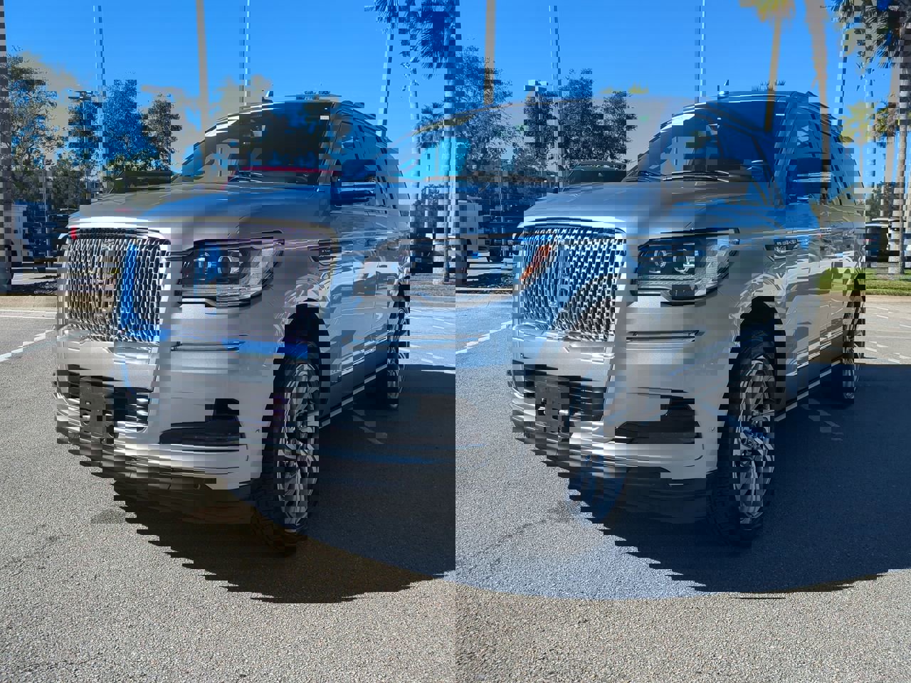 Certified 2023 Lincoln Navigator Reserve image 8