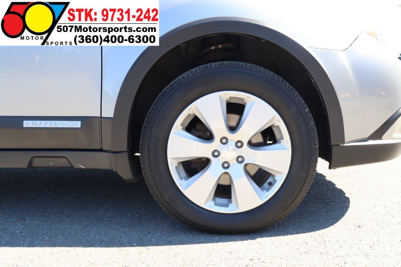 Used 2010 Subaru Outback 2.5i Premium AWD/4WD image 23