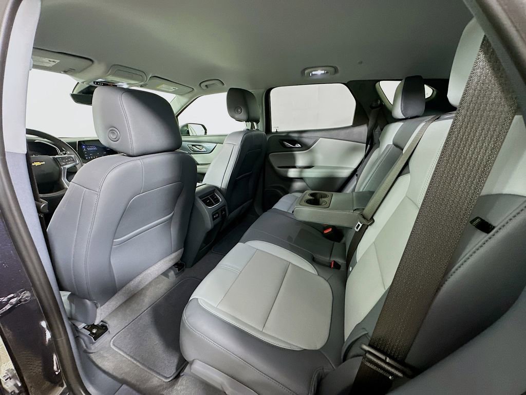 Used 2022 Chevrolet Blazer LT w/ Sound & Technology Package image 4