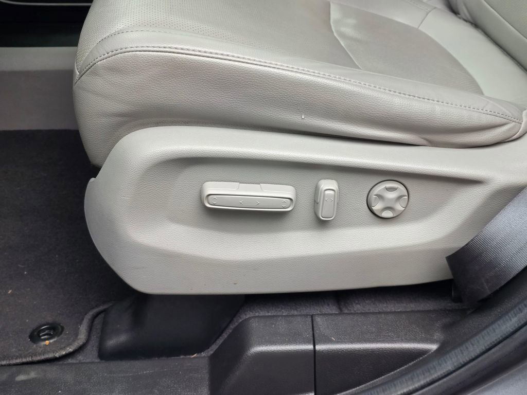 Used 2020 Honda Odyssey Elite image 16