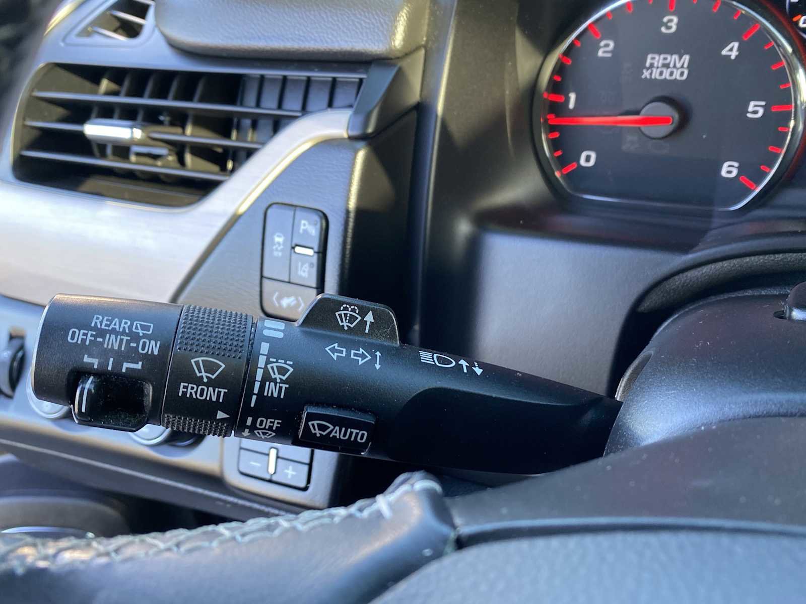 Used 2015 GMC Yukon Denali w/ Open Road Package image 22