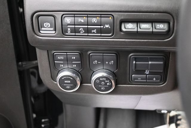 Used 2024 GMC Yukon Denali Ultimate AWD/4WD image 31