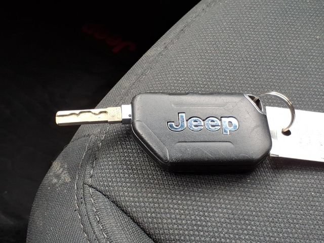Used 2018 Jeep Wrangler Unlimited Sport AWD/4WD image 27