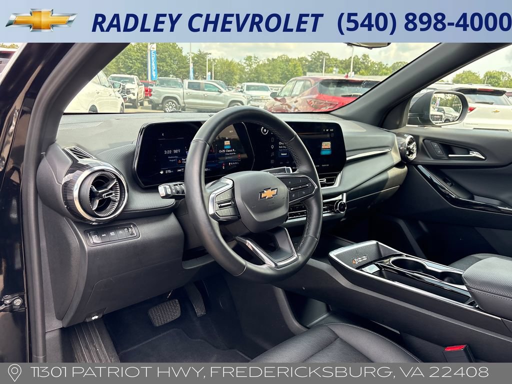 Used 2025 Chevrolet Equinox LT w/ Convenience Package II AWD/4WD image 3
