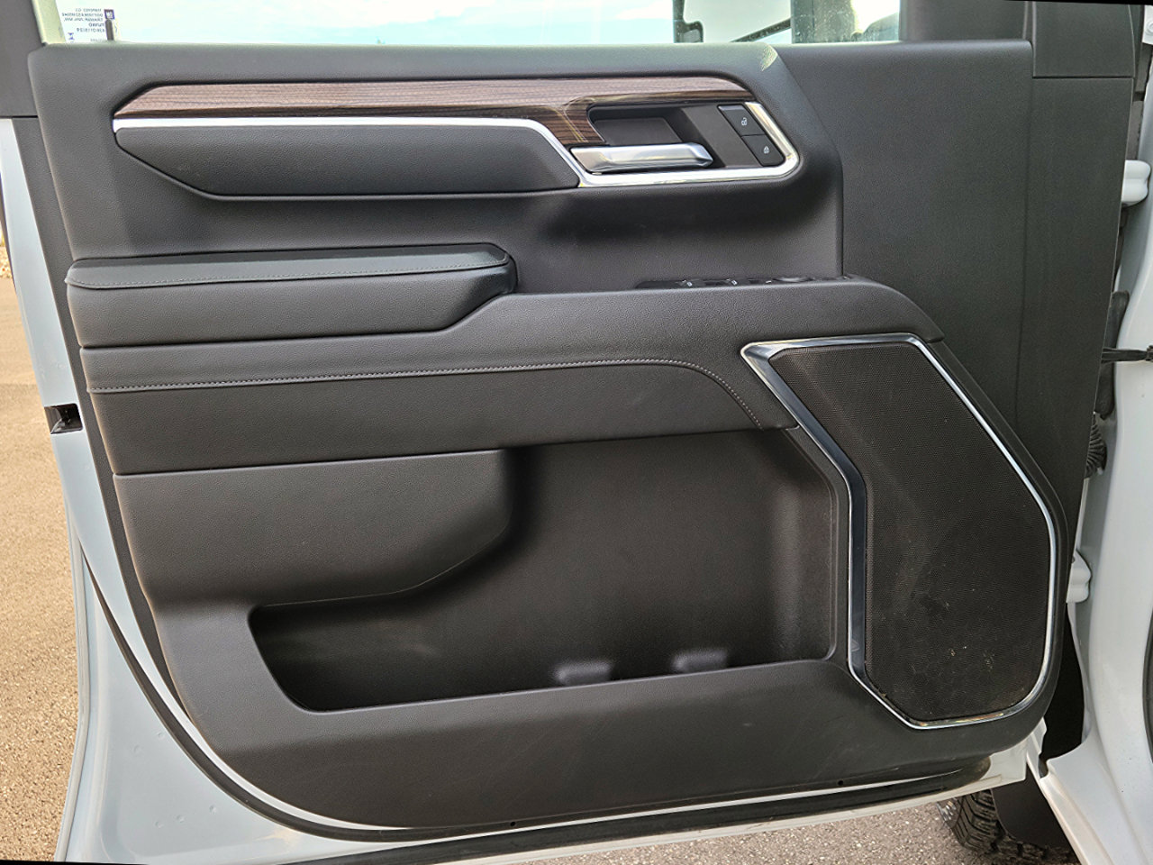 Used 2024 Chevrolet Silverado 2500 LT image 8