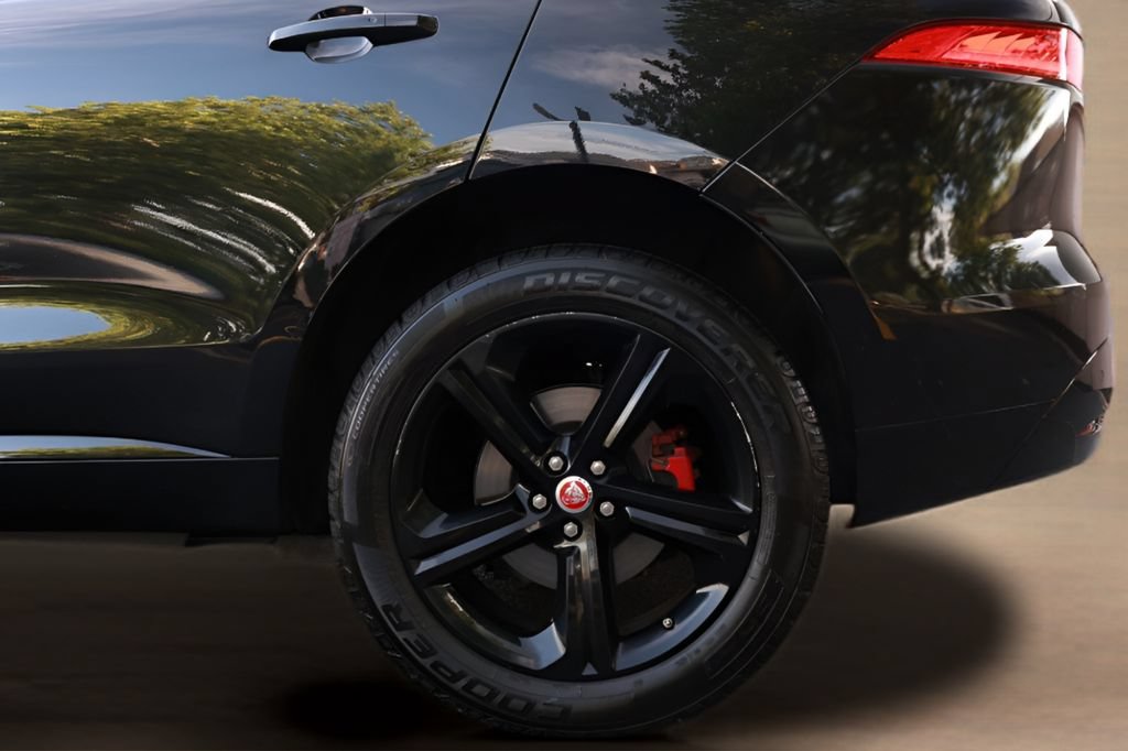 Used 2019 Jaguar F-PACE S AWD/4WD image 10