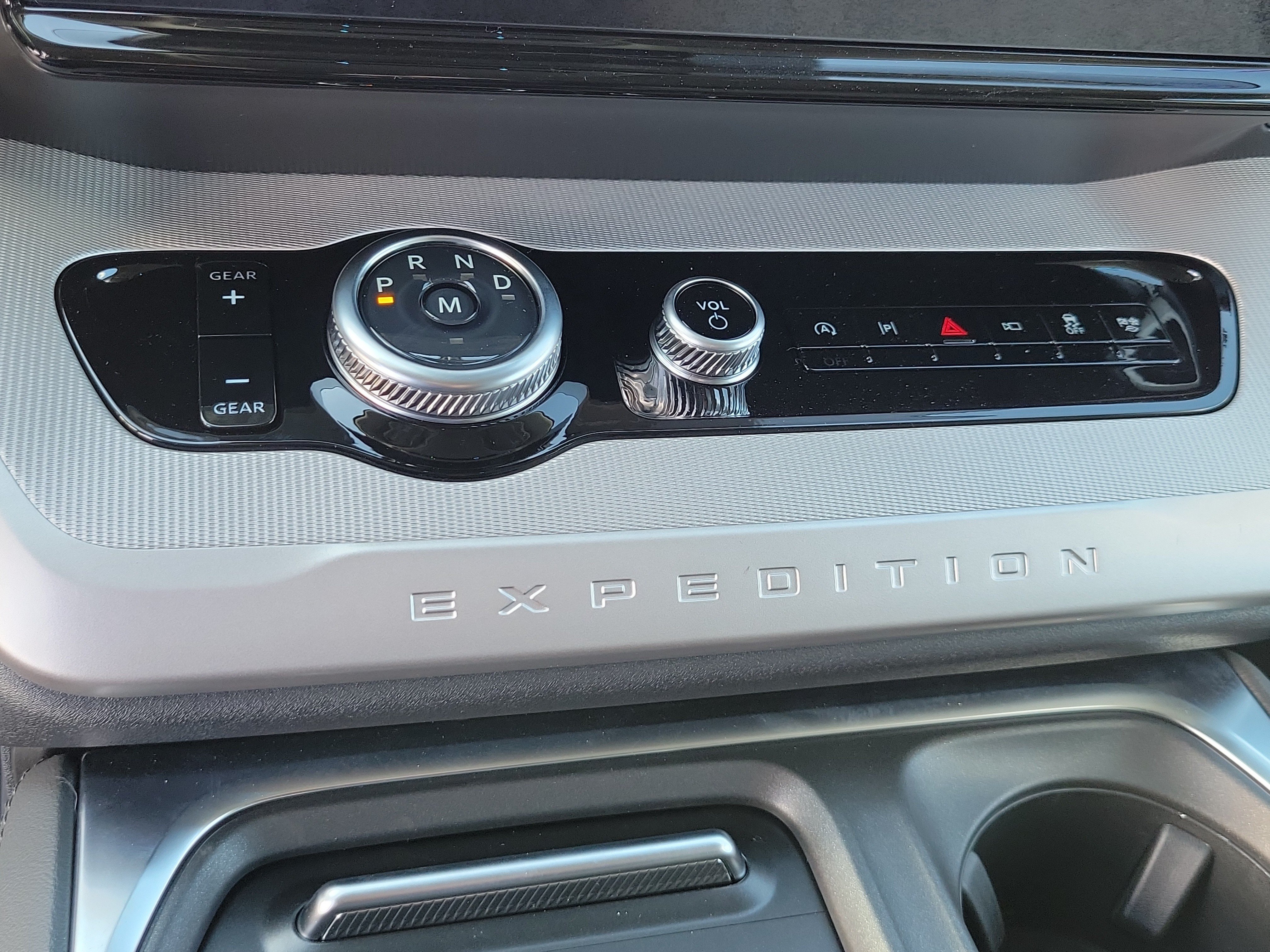 New 2027 Ford Expedition Max Active RWD image 17