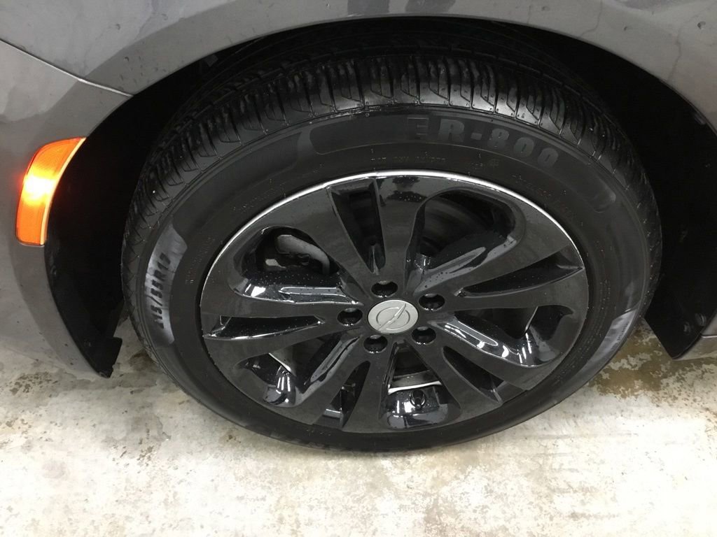 Used 2017 Chrysler 200 LX w/ Touring Convenience Group FWD image 5