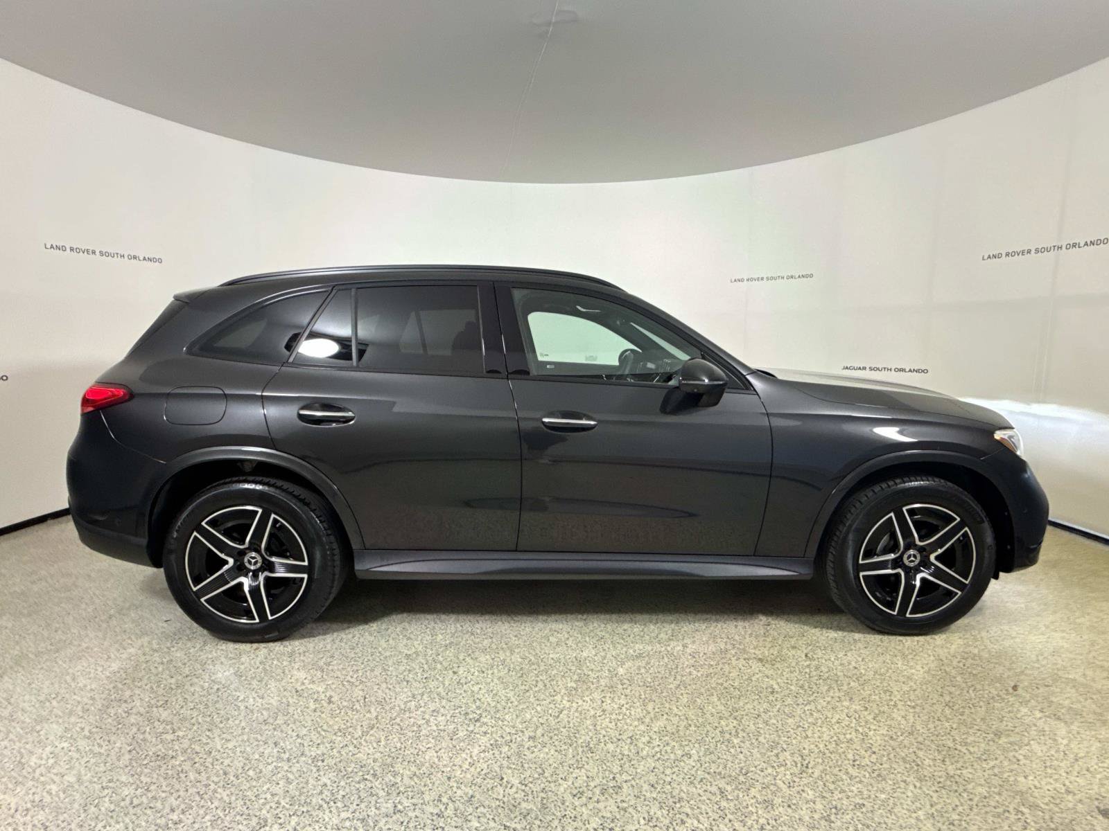 Used 2024 Mercedes-Benz GLC 300 4MATIC image 6
