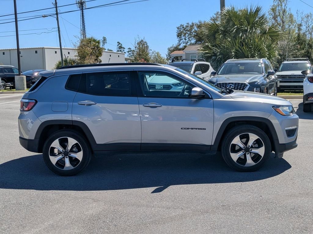 Used 2019 Jeep Compass Latitude w/ Popular Equipment Group image 4
