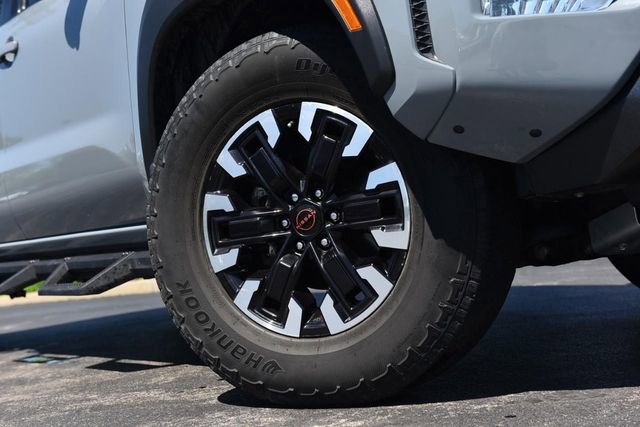 Used 2022 Nissan Frontier PRO-4X image 3