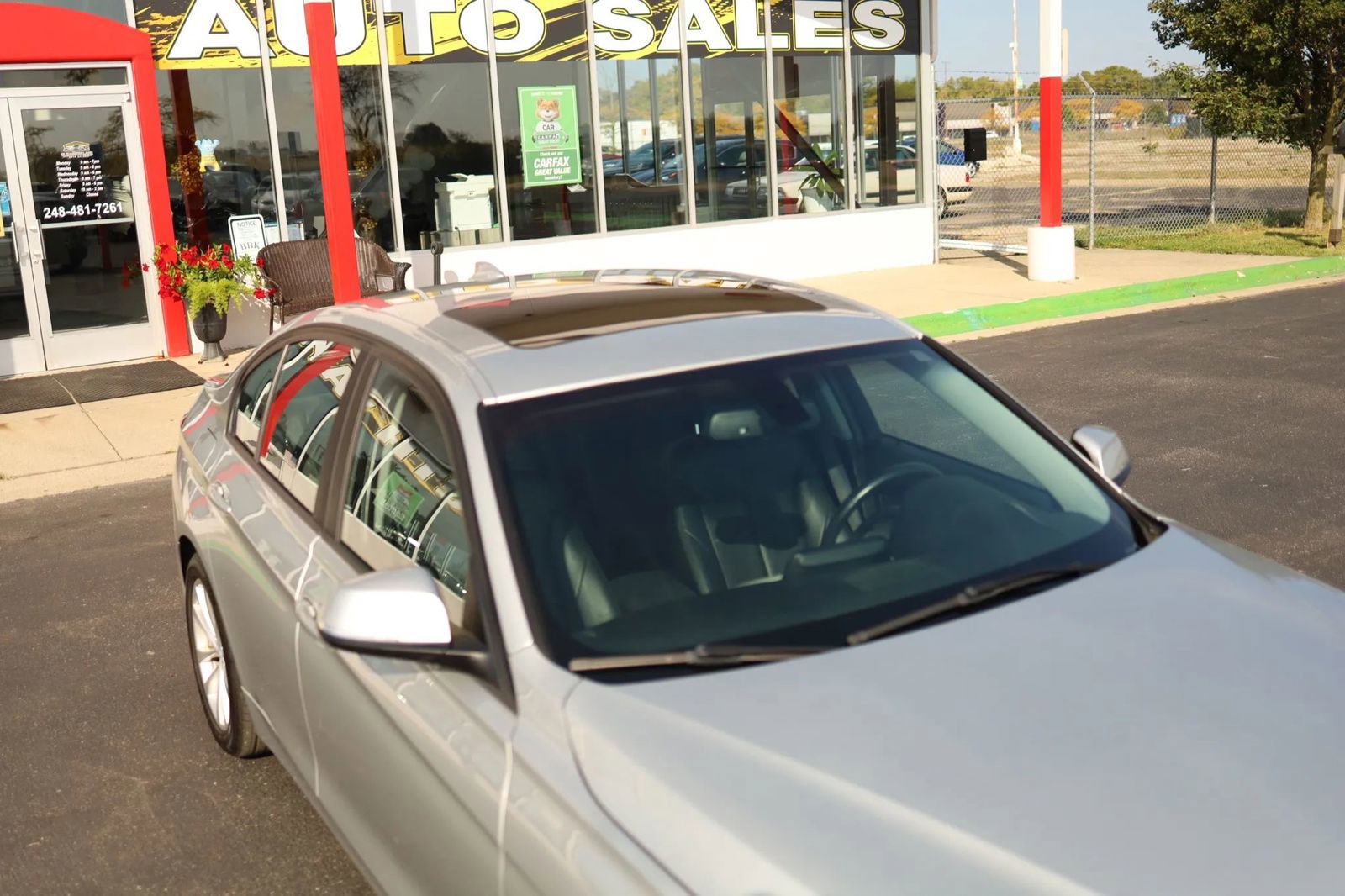 Used 2018 BMW 320i xDrive 320i xDrive Sedan 4D w/ Convenience Package image 41