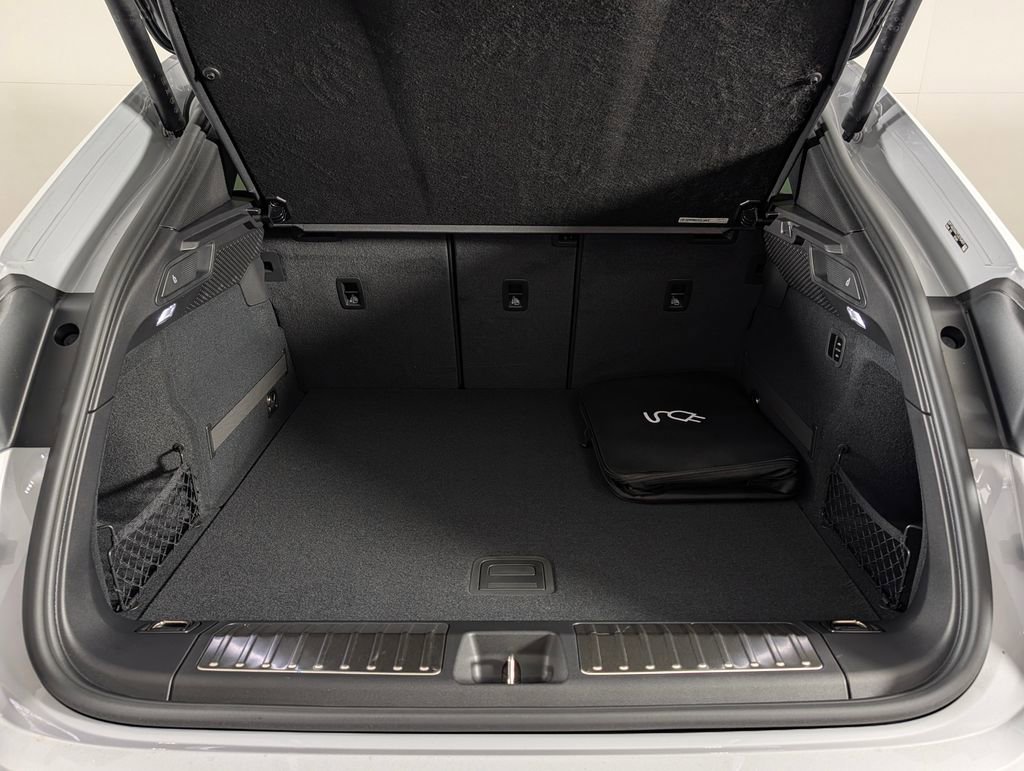 New 2026 Porsche Macan Electric image 17