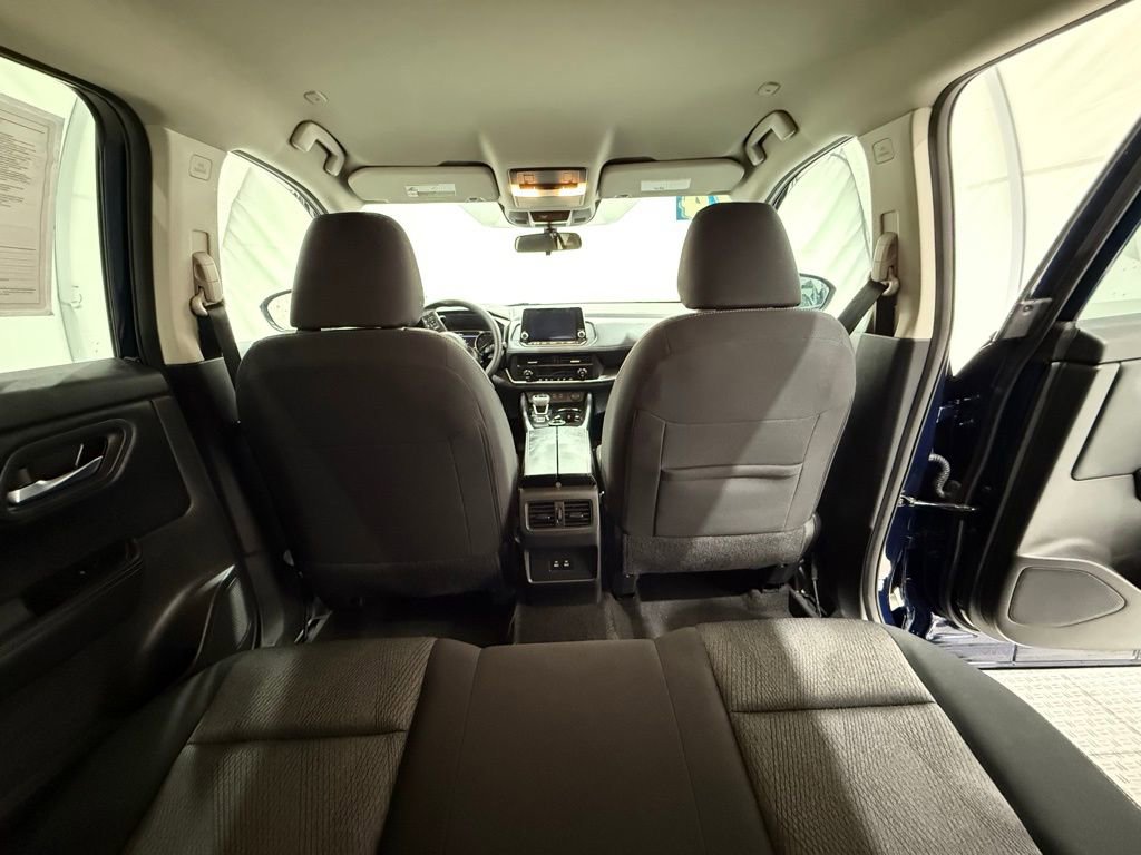 Used 2024 Nissan Rogue SV image 27