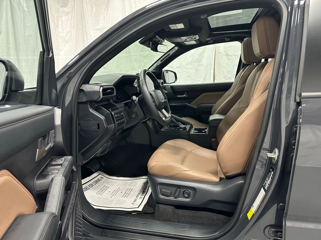 Used 2025 Toyota 4Runner Limited image 24