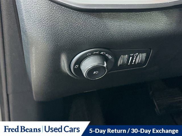 Used 2023 Jeep Compass Latitude image 12