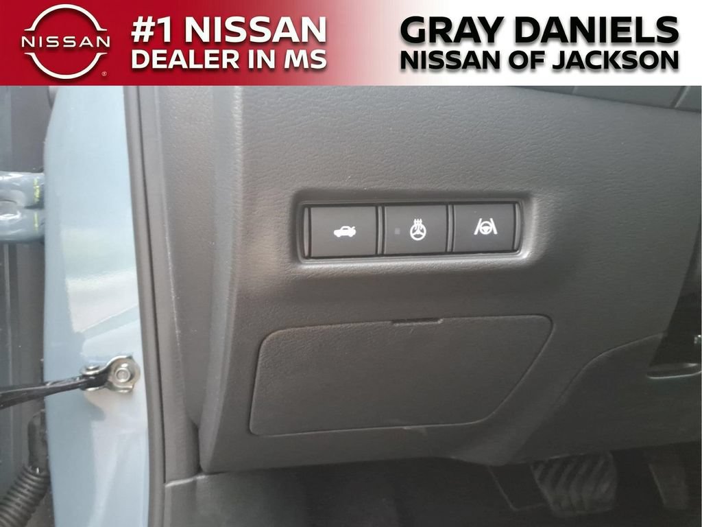 New 2026 Nissan Sentra SR w/ SR Premium Package FWD image 11