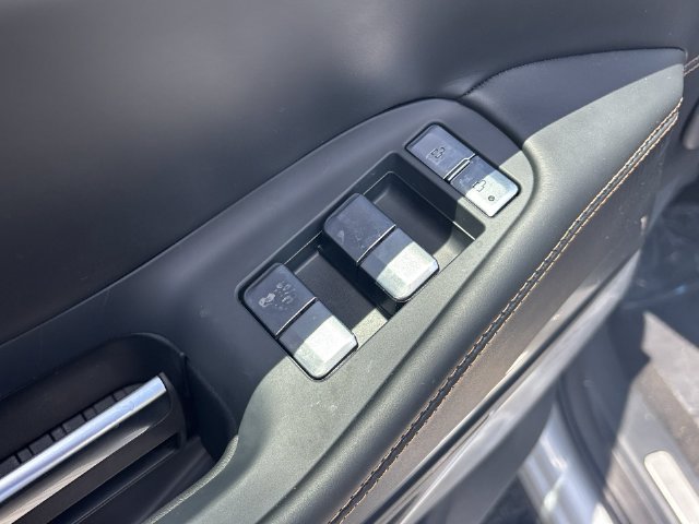 New 2025 Lincoln Navigator L Black Label AWD/4WD image 13