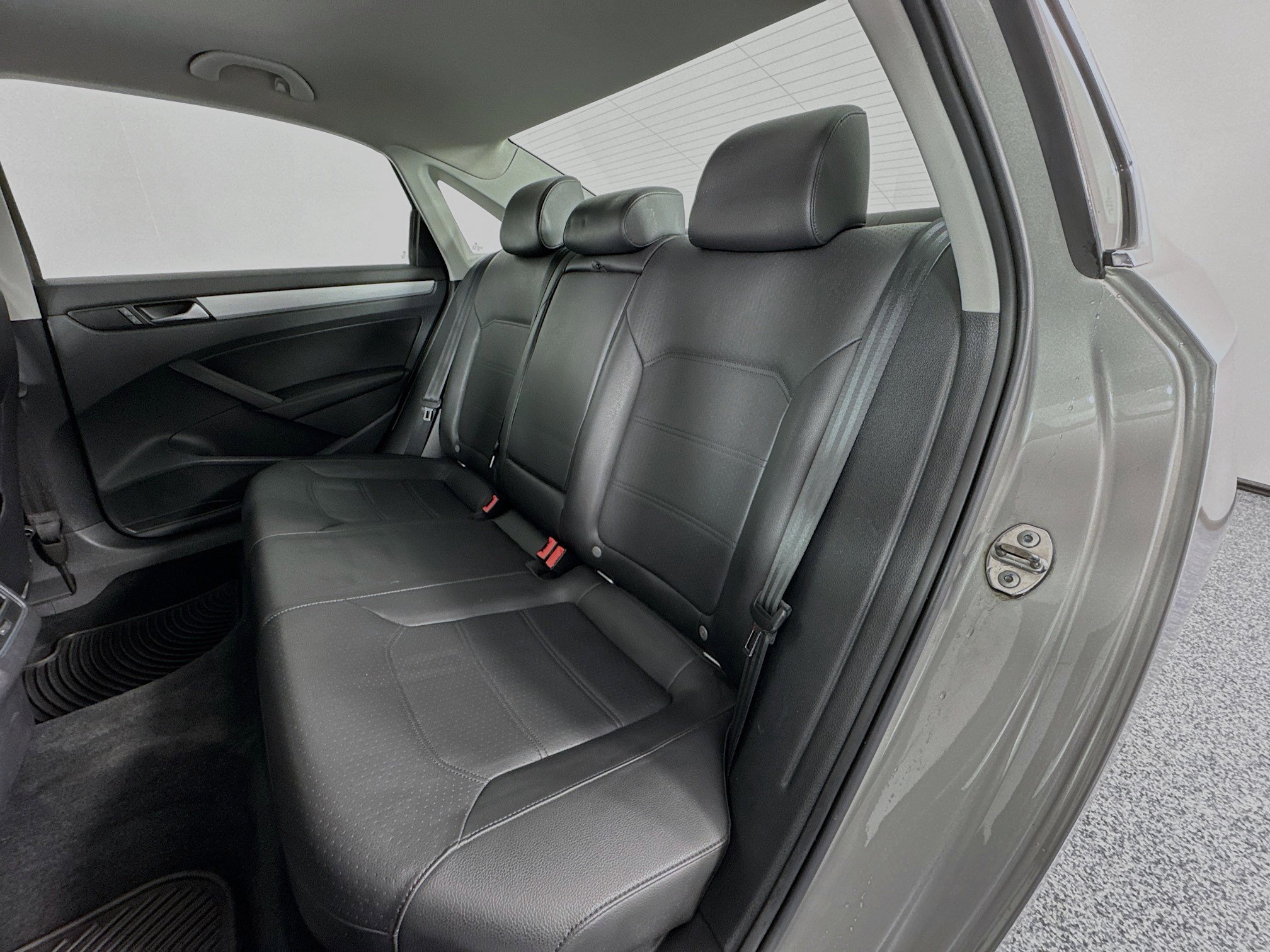 Used 2013 Volkswagen Passat 2.5 SE image 23