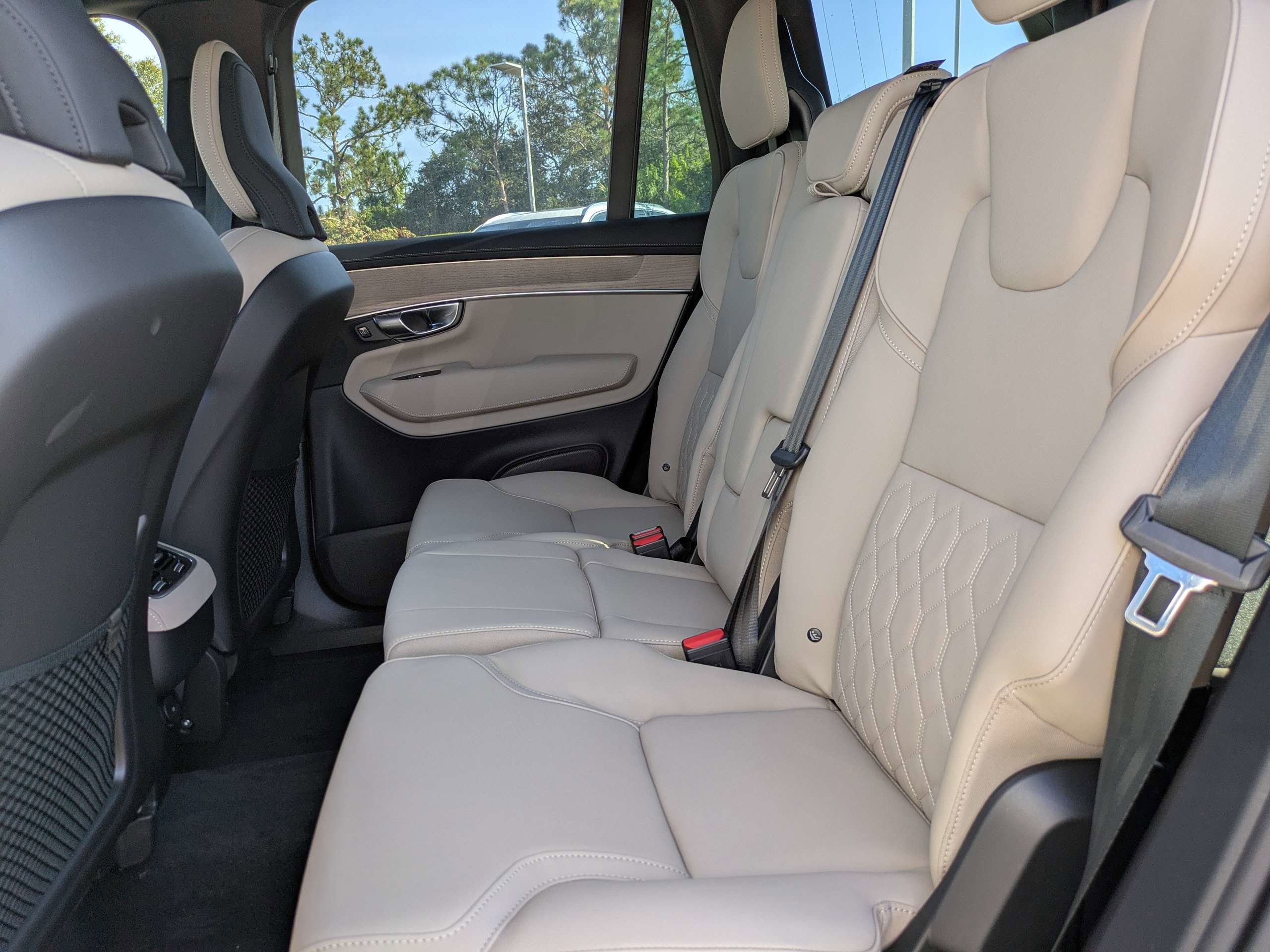 New 2026 Volvo XC90 B6 Plus w/ Protection Package Premier image 15