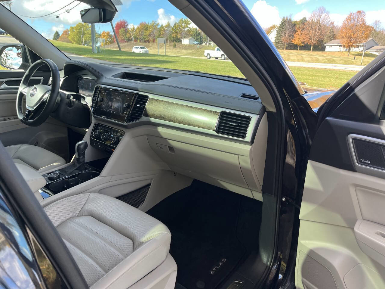 Used 2019 Volkswagen Atlas SEL Premium image 36