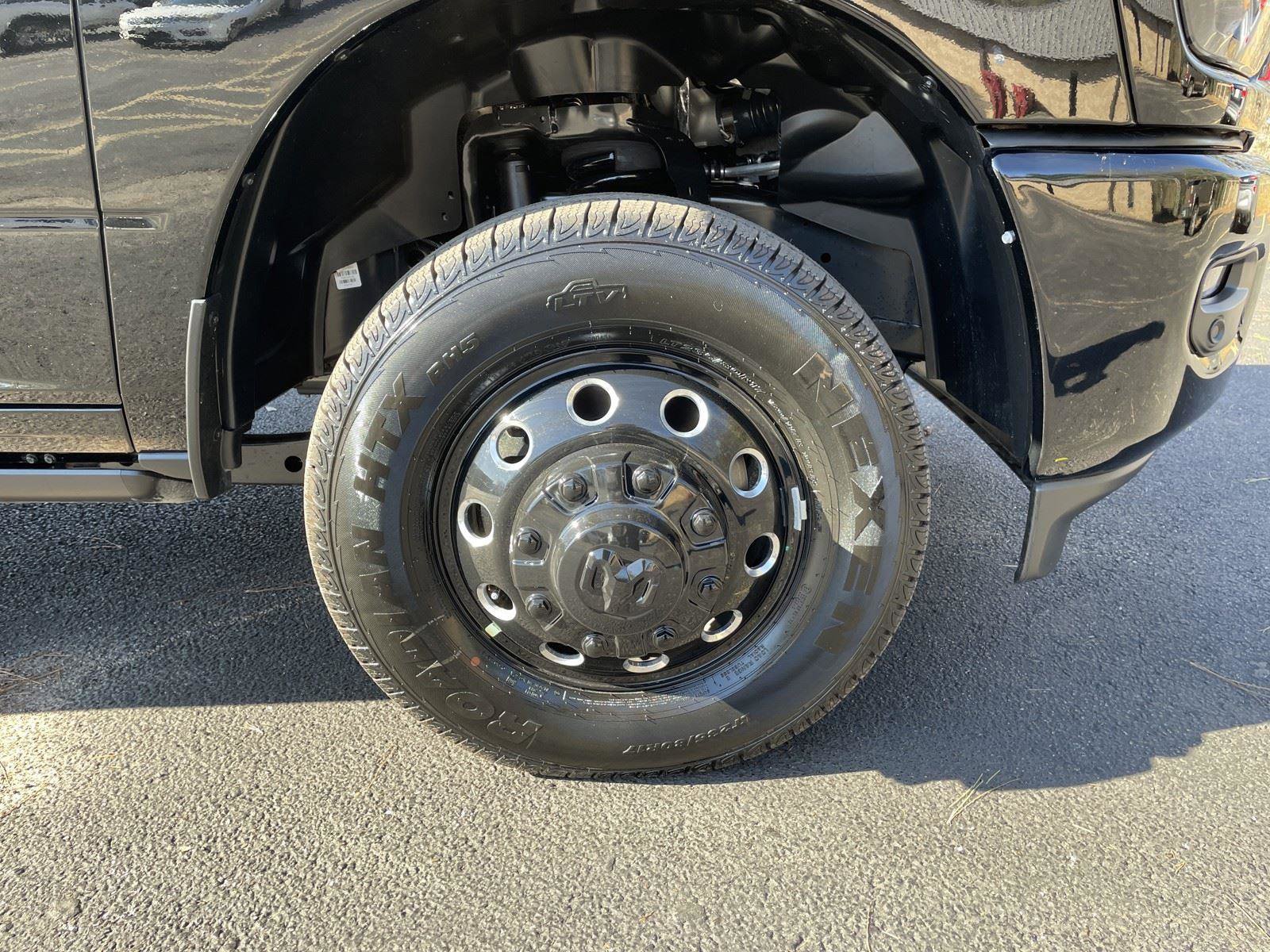 New 2026 RAM 3500 Laramie AWD/4WD image 60