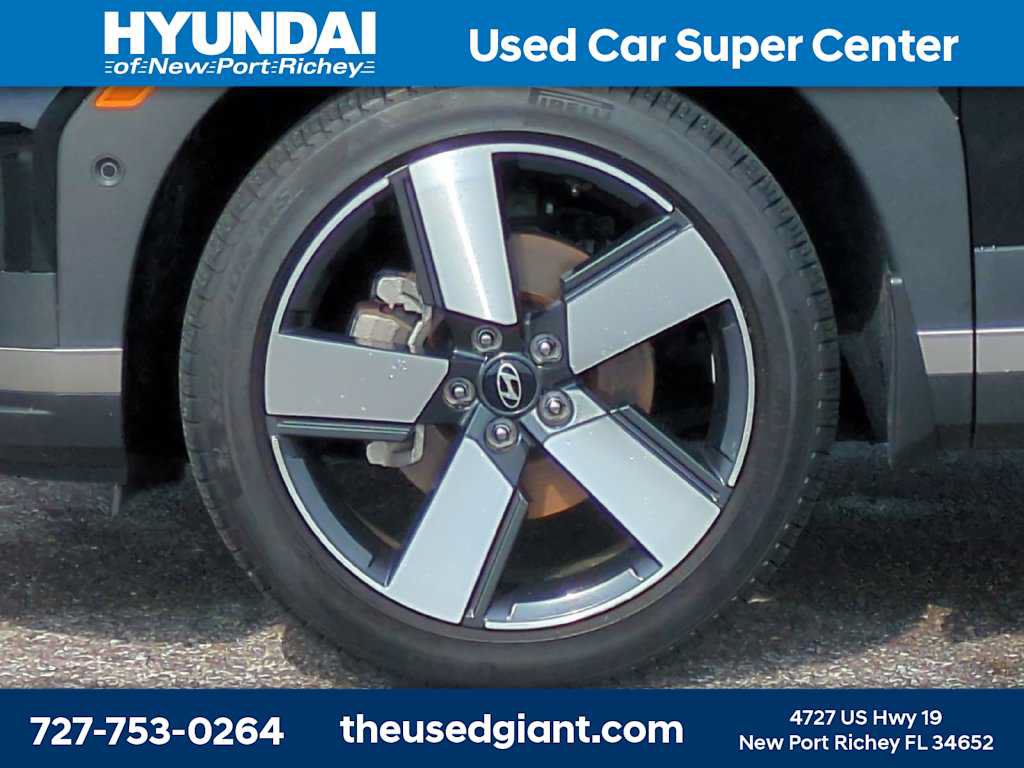 Certified 2025 Hyundai Santa Fe Limited FWD image 10