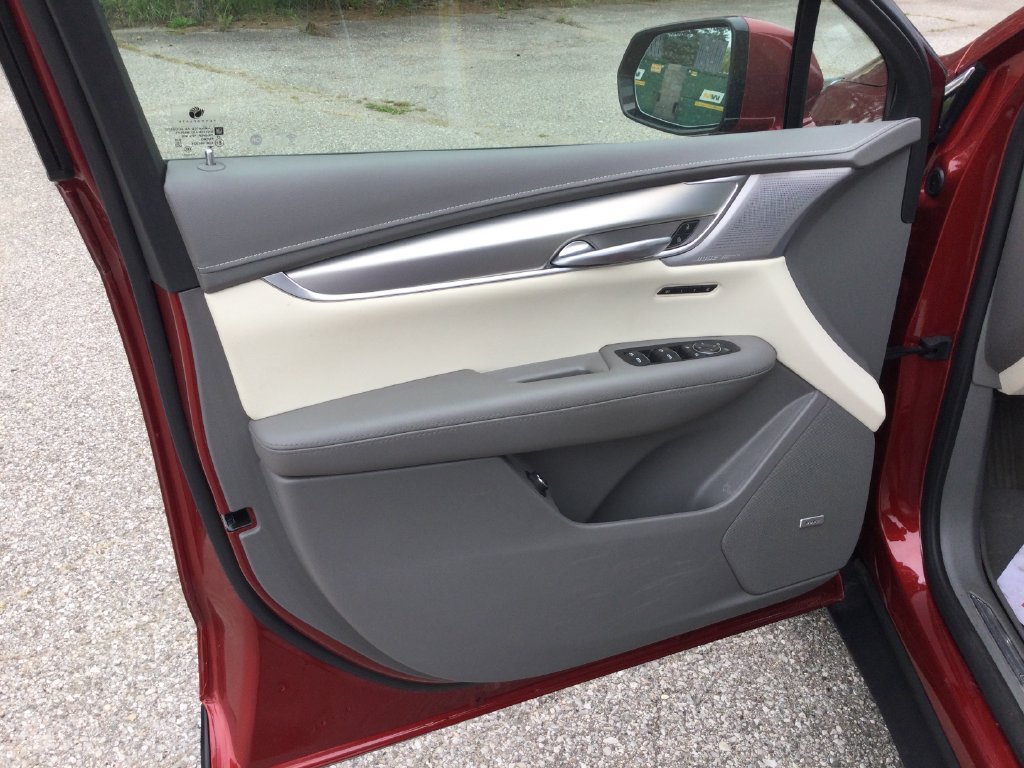 Used 2024 Cadillac XT5 Premium Luxury w/ LPO, Floor Liner Package FWD image 11