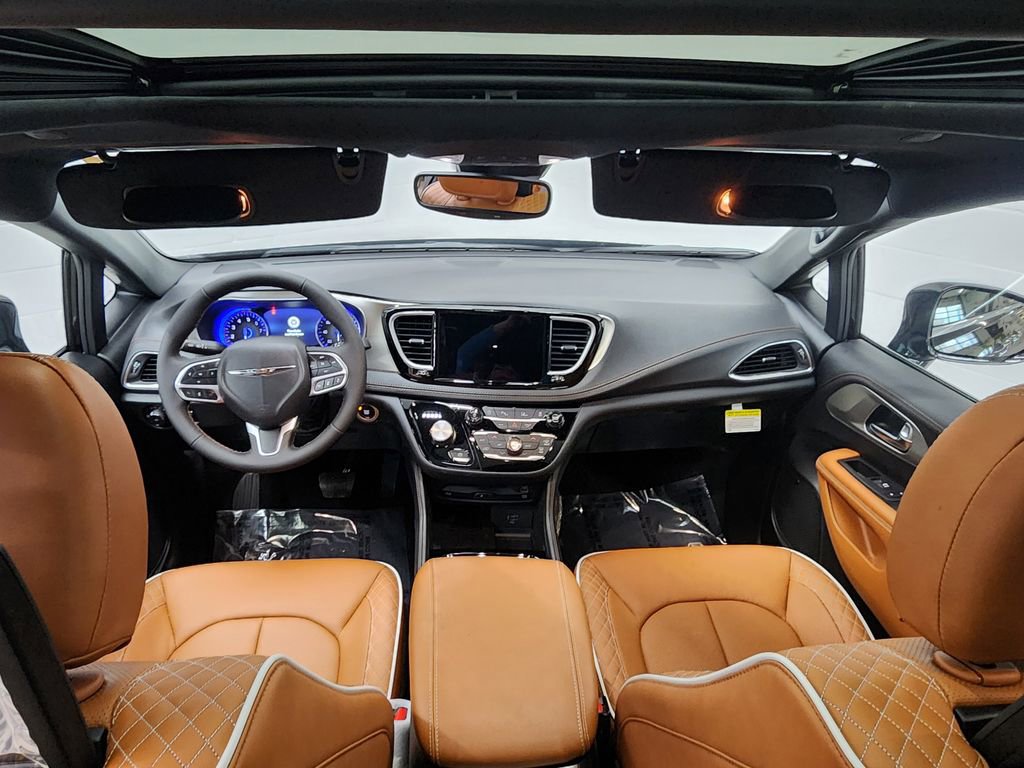 New 2026 Chrysler Pacifica Pinnacle image 18