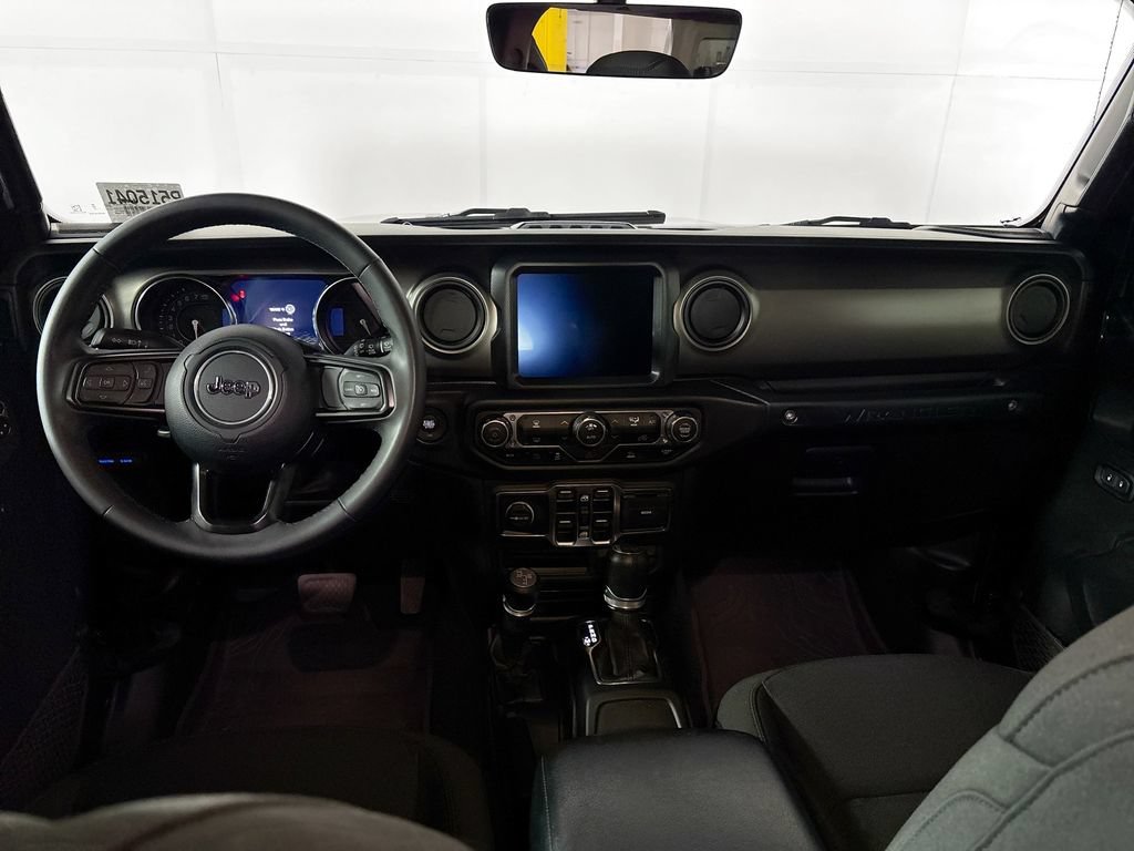 Used 2023 Jeep Wrangler Unlimited AWD/4WD image 12