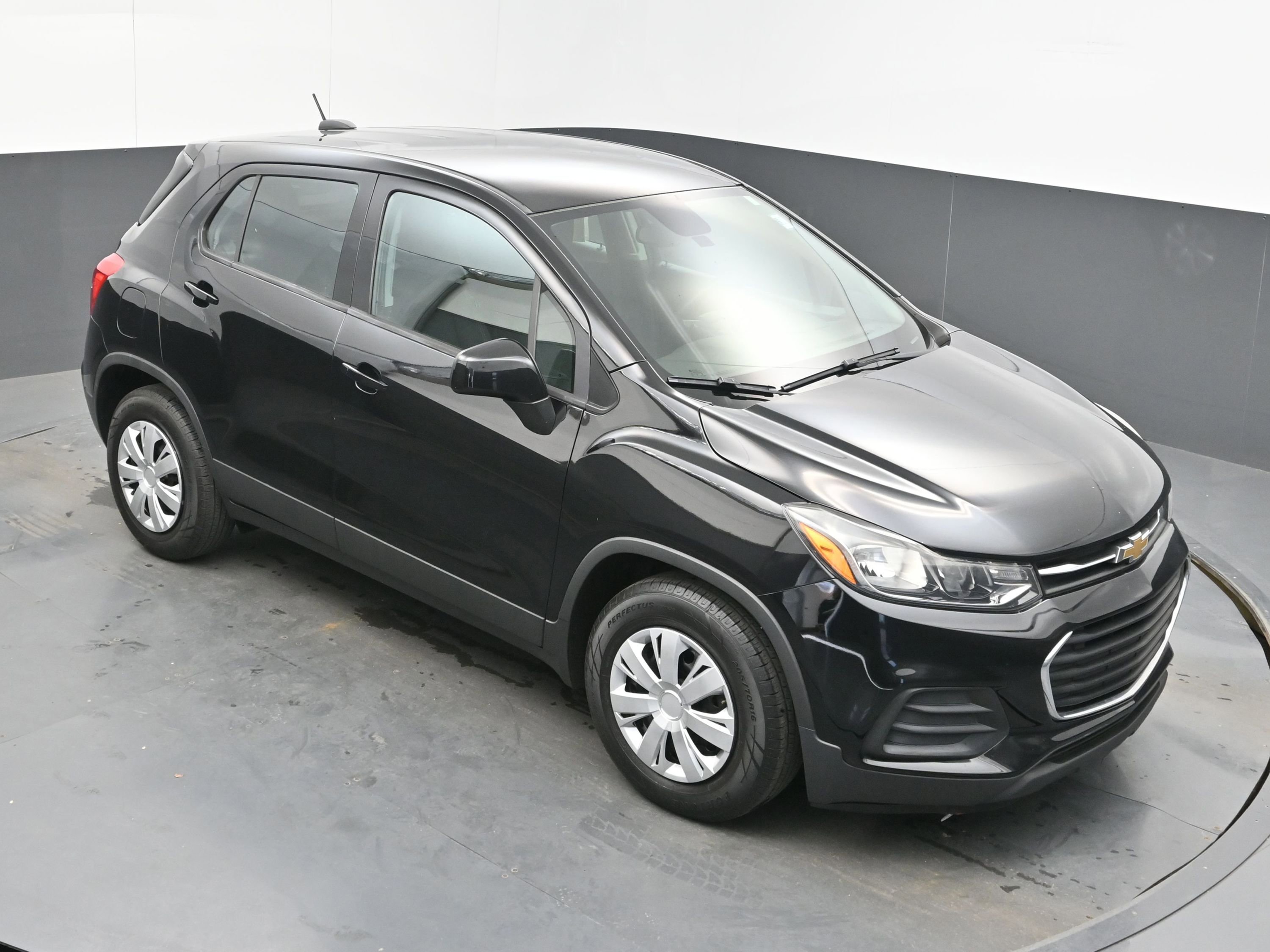 Used 2018 Chevrolet Trax LS image 26