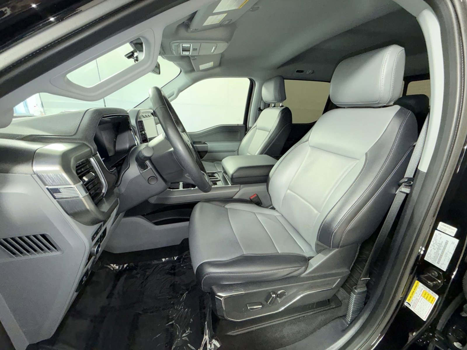 Used 2023 Ford F150 Lariat w/ Equipment Group 502A High image 13