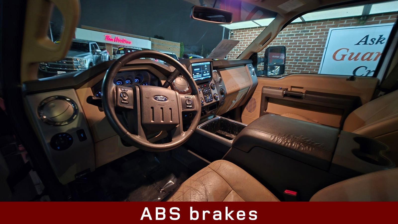 Used 2015 Ford F250 Lariat w/ Lariat Interior Package image 14
