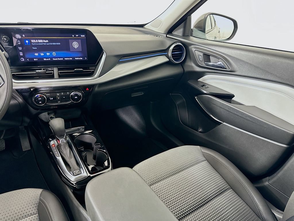 Used 2024 Chevrolet Trax LT image 22