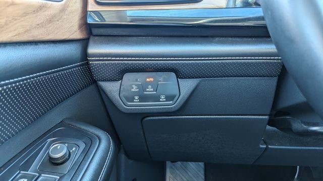 Used 2024 Volkswagen Atlas SE AWD/4WD image 34