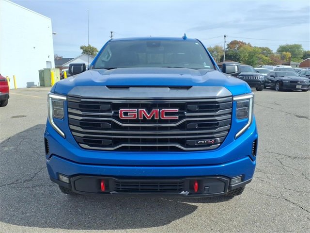 Used 2022 GMC Sierra 1500 AT4 w/ AT4 Preferred Package image 2