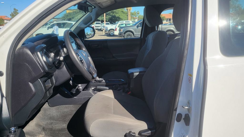Used 2017 Toyota Tacoma SR image 22