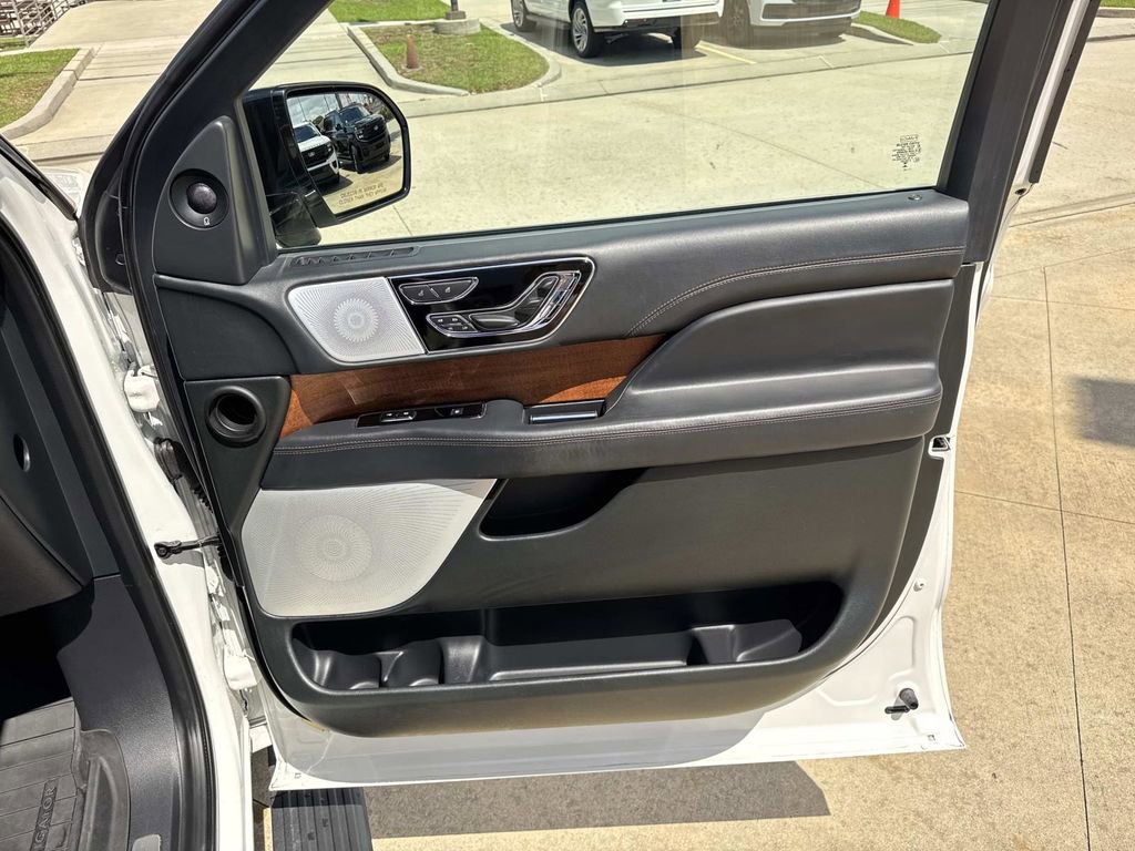 Certified 2023 Lincoln Navigator Black Label image 15