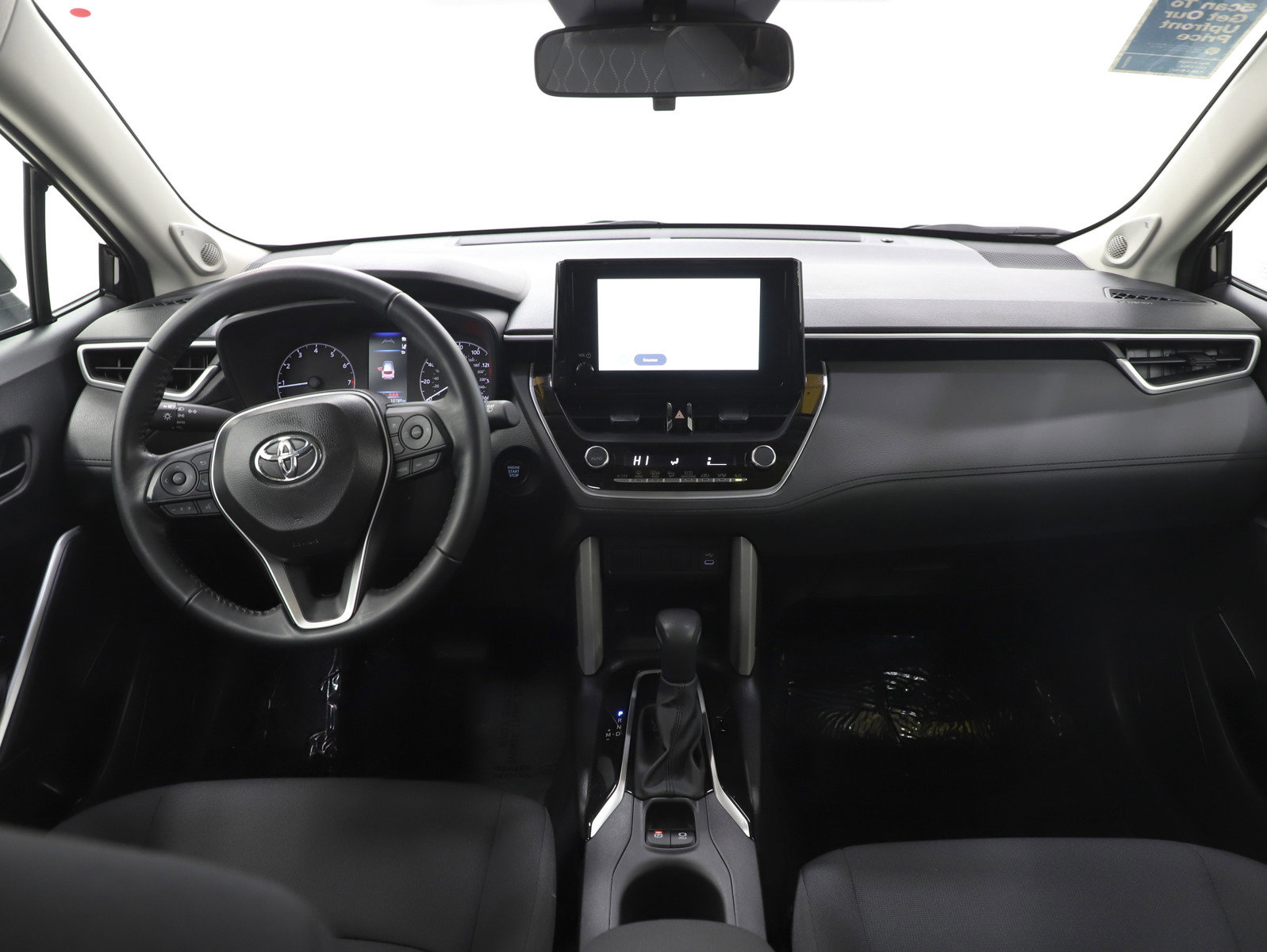 Used 2025 Toyota Corolla Cross LE w/ Moonroof Package image 15