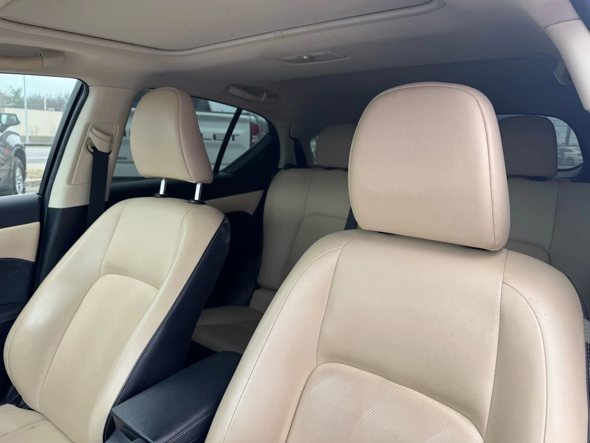 Used 2017 Lexus CT 200h w/ Navigation System Package image 4