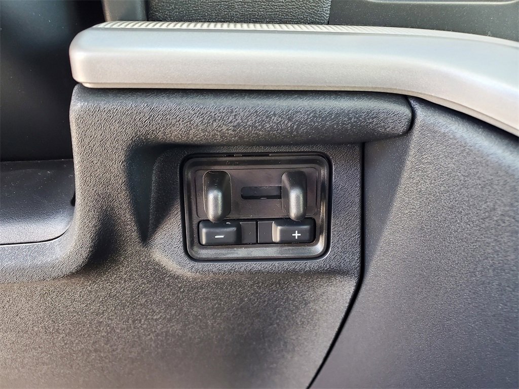 New 2025 Ford Expedition Active image 15