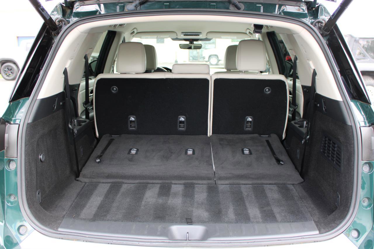Used 2025 Nissan Pathfinder SL AWD/4WD image 11