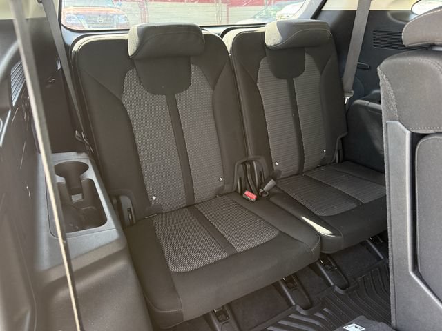 Used 2025 Kia Sorento LX FWD image 31