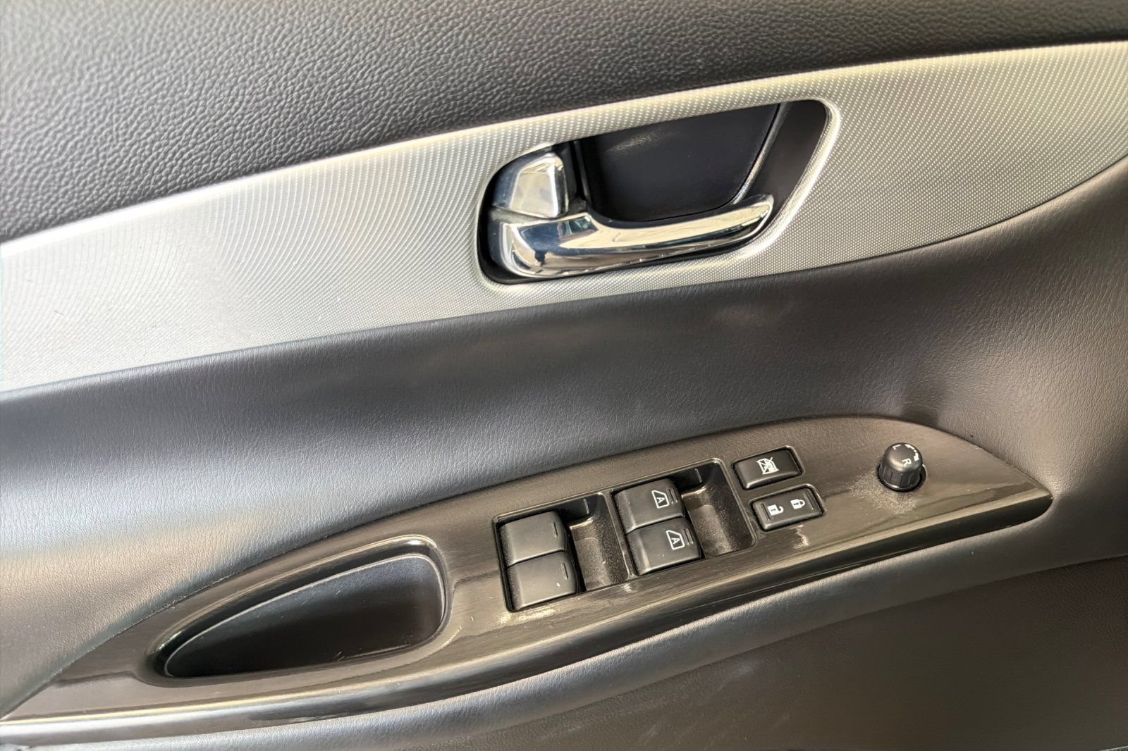 Used 2017 INFINITI QX50 2WD image 11