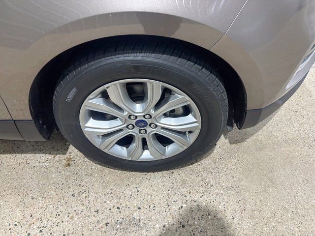 Used 2019 Ford Edge Titanium w/ Cold Weather Package image 12