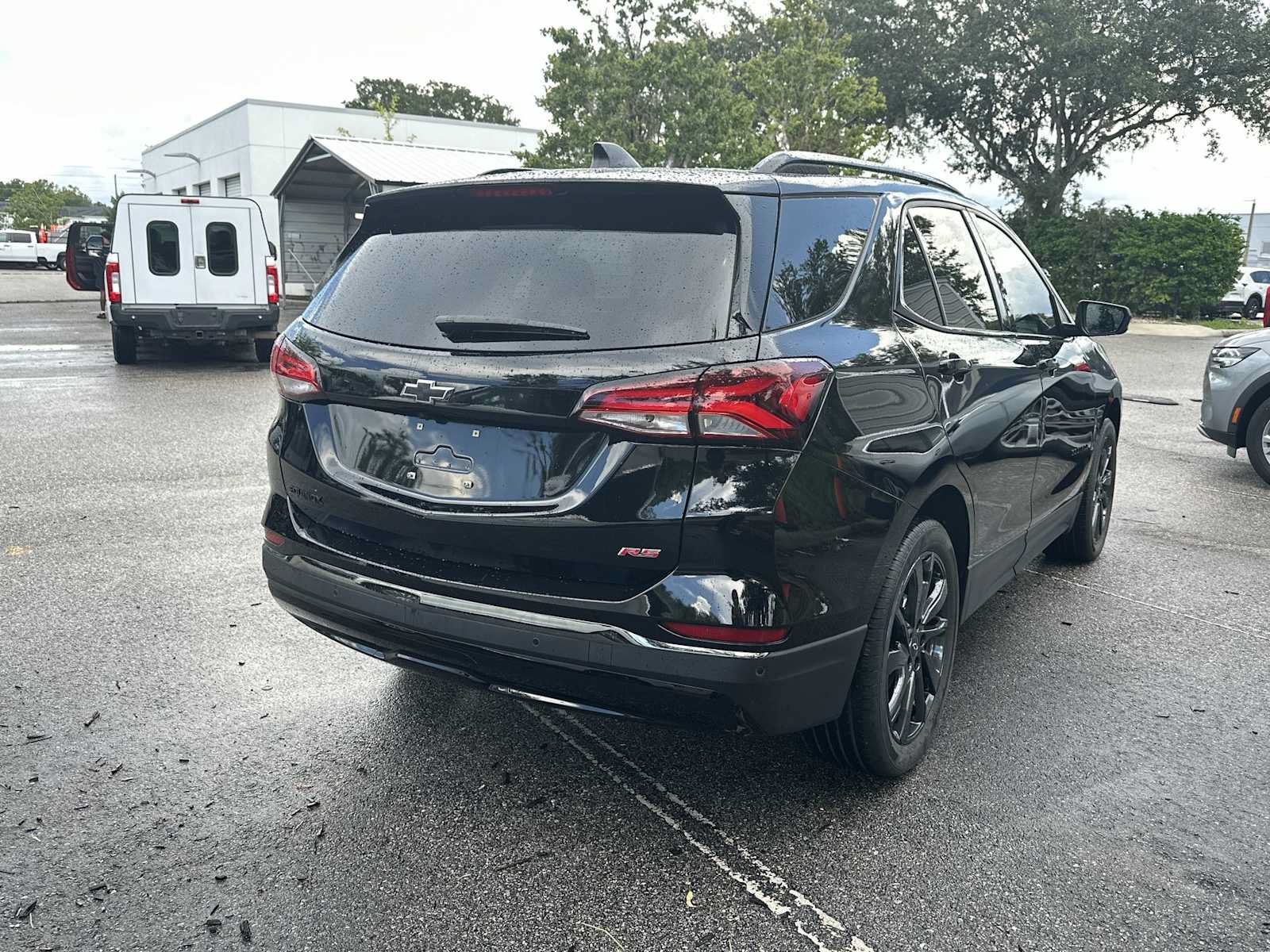 Used 2023 Chevrolet Equinox RS FWD image 6